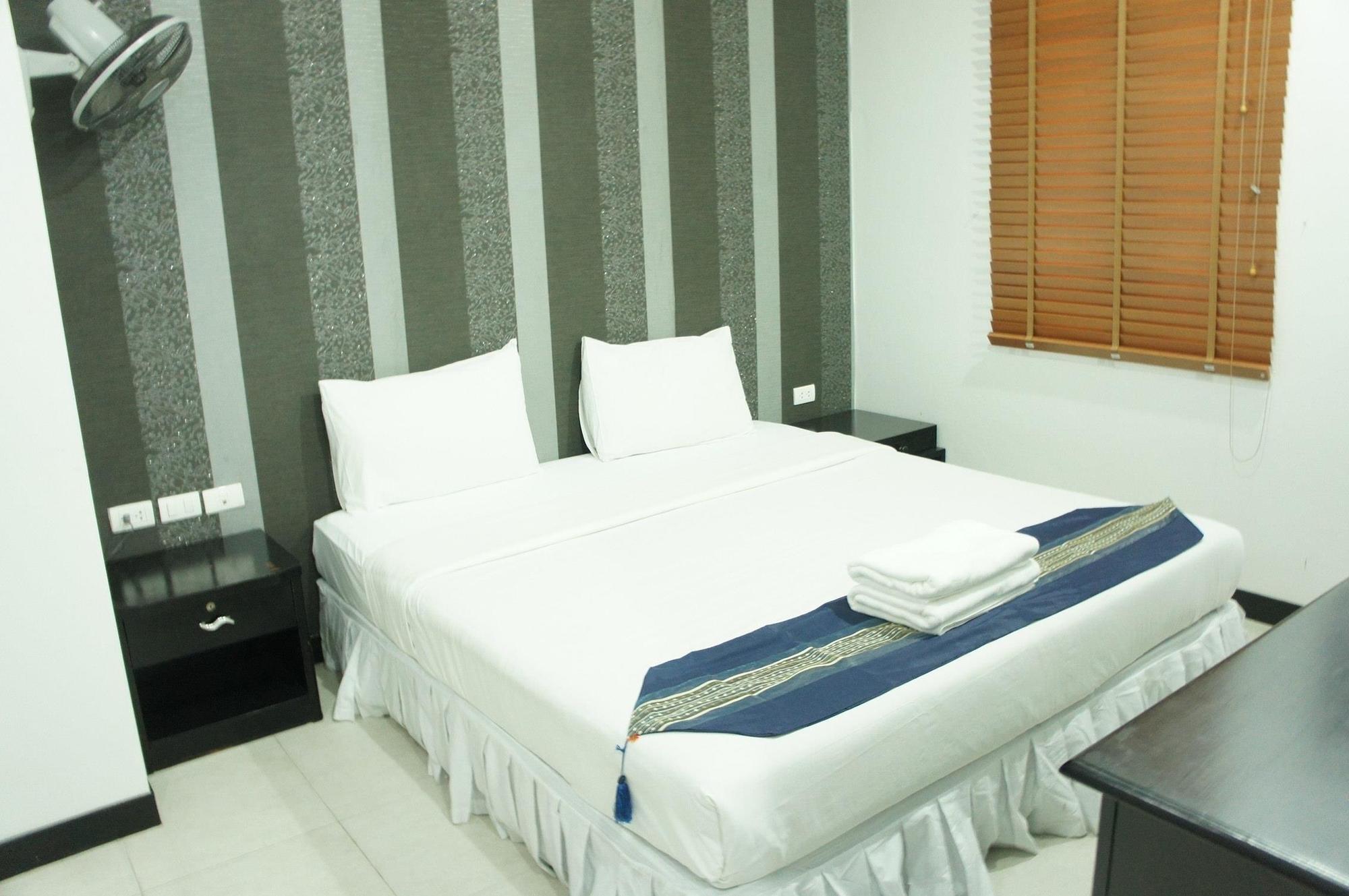 Noble House - 200 Meters Patong Beach Phuket Buitenkant foto