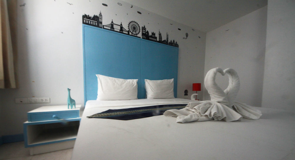 Noble House - 200 Meters Patong Beach Phuket Buitenkant foto